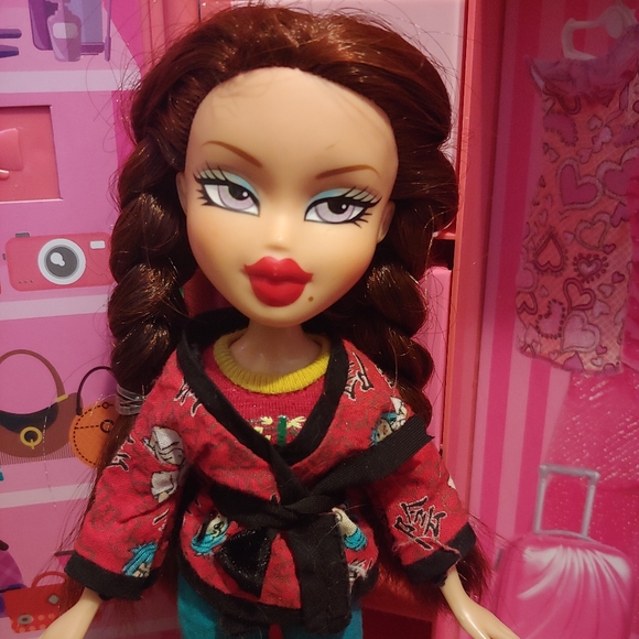 Bratz Play Sportz Roxxi 2005 - Picture 1 of 5